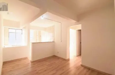 Apartamento à venda no centro histórico com 41 m² e 1 dormitório/quarto disponível.