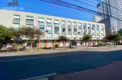 Apartamento à venda no menino deus com 67m² e 2 dormitórios/quartos disponíveis.