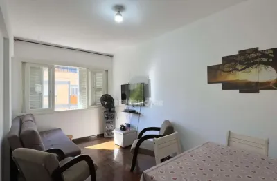 Apartamento à venda no centro histórico com 1 dormitório e 43 m² disponíveis.