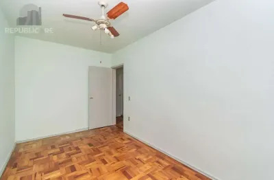 Apartamento à venda com 58 m² e 2 dormitórios no bairro azenha. oportunidade!