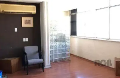 Escritório à venda no centro histórico com 86m² de área útil disponível!