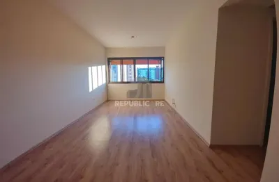 Apartamento à venda no centro histórico com 64 m² e 2 dormitórios/quartos.