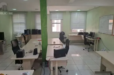 Escritório à venda no centro histórico com 78 m² de área útil disponível