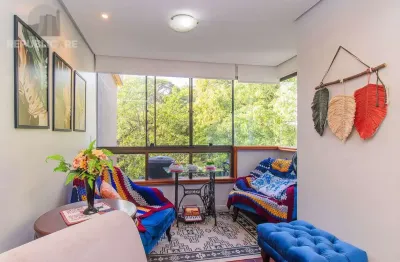 Cobertura à venda no menino deus com 3 dormitórios e 206 m² de área útil.