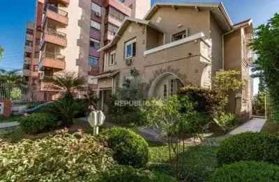 Casa residencial à venda no bairro petrópolis com 277 m² e 4 quartos.