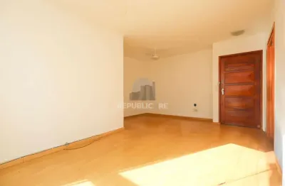 Apartamento à venda no bairro petrópolis com 104 m² e 3 dormitórios/quartos disponíveis.