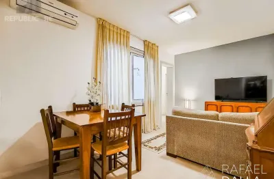 Apartamento à venda na cidade baixa com 63 m² e 2 dormitórios/quartos disponíveis.