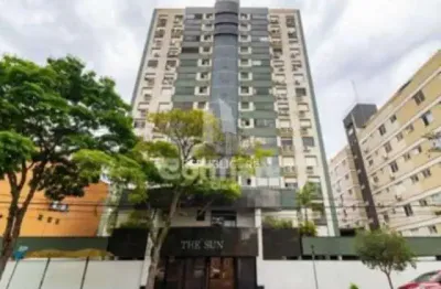 Apartamento à venda no centro histórico com 75 m² e 2 dormitórios/quartos disponíveis.