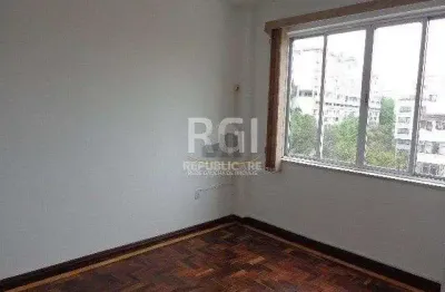 Apartamento à venda na floresta com 1 dormitório e área de 40m² disponível.