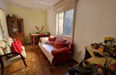 Apartamento à venda no bairro teresópolis com 1 dormitório e 39 m² de área útil.