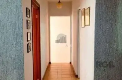 Apartamento à venda no bairro petrópolis com 55 m² e 2 dormitórios/quartos disponíveis.