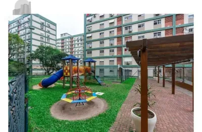 Apartamento à venda no bairro Petrópolis com 55m² e 2 dormitórios/quartos disponíveis