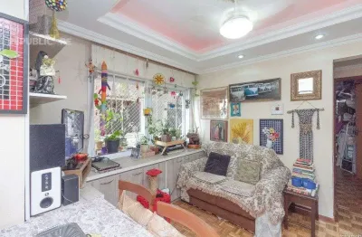 Apartamento à venda no centro histórico com 2 dormitórios e 43 m² de área útil