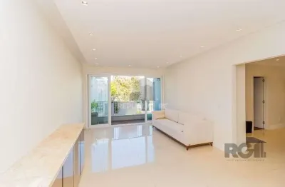 Apartamento à venda no centro histórico com 3 dormitórios/quartos e 153 m² de área útil.