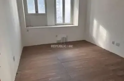 Apartamento à venda no centro histórico com 222 m² e 4 dormitórios/quartos disponíveis.