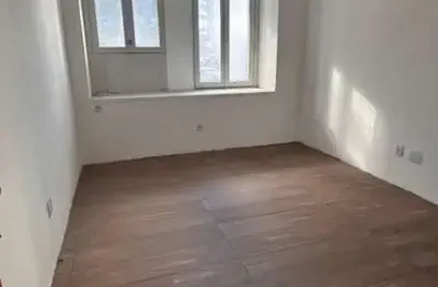 Apartamento à venda no centro histórico com 222 m² e 4 dormitórios/quartos disponíveis.