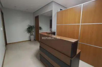 Prédio à venda no bairro mont serrat com área útil total para investimento.