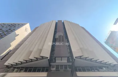 Edifício à venda no centro histórico com área privativa de 527 m² disponível