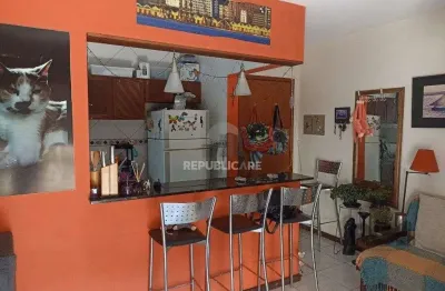 Apartamento à venda no bairro azenha com 47 m² e 1 dormitório/quarto disponível.