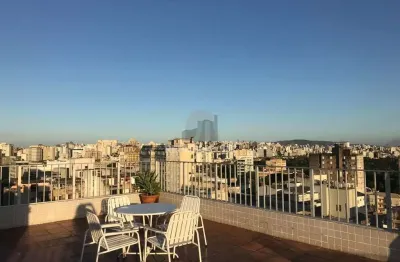 Apartamento à venda no centro histórico com 43 m² e 1 dormitório/quarto disponível.
