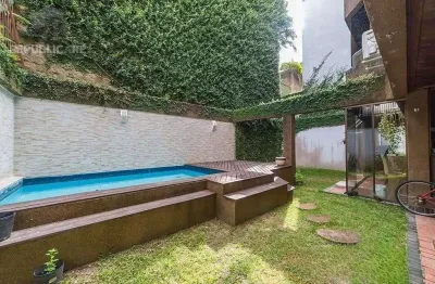 Apartamento à venda no bairro petrópolis com 3 dormitórios e 166 m² de área útil.