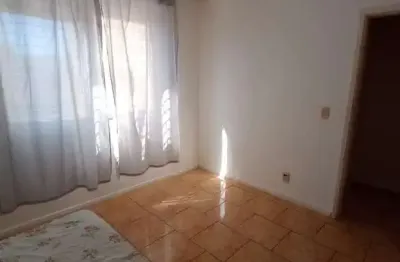 Apartamento à venda no bairro Cristal com 42m² e 1 dormitório/quarto disponível.