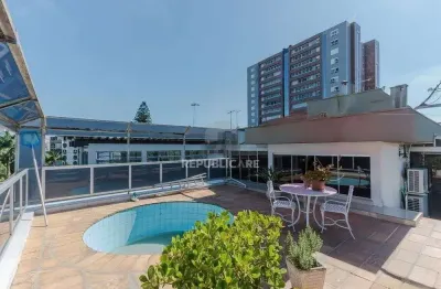 Cobertura à venda no bairro são joão com 221 m² e 3 dormitórios/quartos disponíveis.