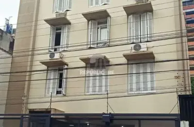 Apartamento à venda na cidade baixa com 55m² e 2 dormitórios/quartos disponíveis.