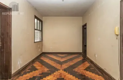 Apartamento à venda no centro histórico com 85 m² e 3 dormitórios/quartos.