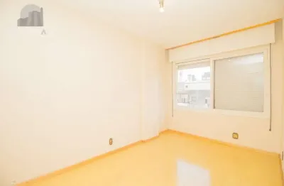 Apartamento à venda no centro histórico com 51 m² e 2 dormitórios/quartos.