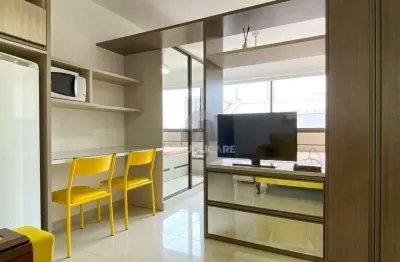 Apartamento à venda no centro histórico com 30 m² e 1 dormitório/quarto disponível.