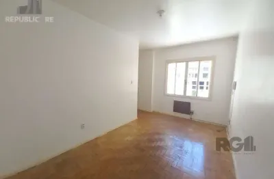 Apartamento à venda com 64m², 2 dormitórios, localizado no bairro cidade baixa.