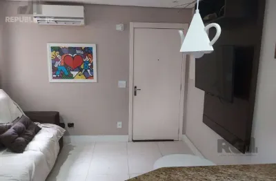 Apartamento à venda no bairro restinga com 43 m² e 2 dormitórios/quartos disponíveis.