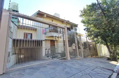 Casa residencial à venda no bairro teresópolis com 250 m² e 3 dormitórios/quartos.