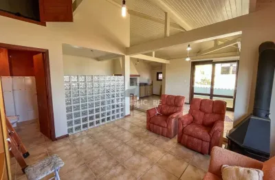Casa de condomínio à venda no menino deus, com 3 dormitórios/quartos e 243 m².