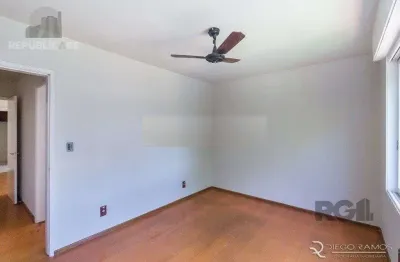 Apartamento à venda em petrópolis com 72 m² e 2 dormitórios/quartos disponíveis.