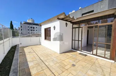 Cobertura à venda no bairro petrópolis com 161 m² e 3 dormitórios/quartos disponíveis