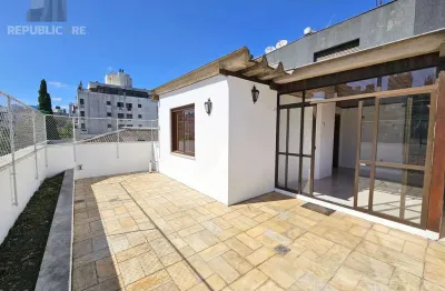 Cobertura à venda no bairro petrópolis com 161 m² e 3 dormitórios/quartos disponíveis