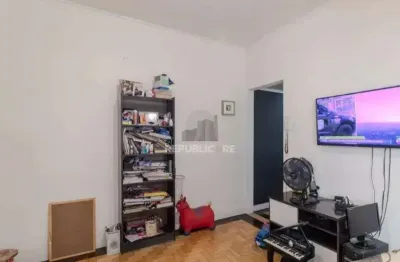 Apartamento à venda no menino deus com 70m² e 2 dormitórios/quartos disponíveis.