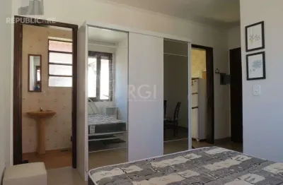 Apartamento à venda no bairro chácara das pedras com 1 dormitório e 35 m².
