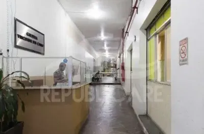 Apartamento à venda no centro histórico com 56 m² e 1 dormitório/quartos disponíveis.