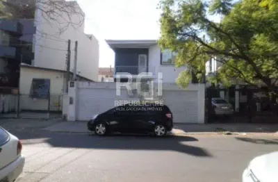 Terreno à venda no bairro santa cecília com área disponível para construção.