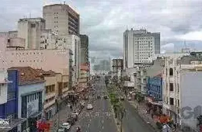 Edifício comercial à venda no centro histórico com ampla área de escritórios