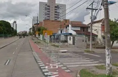 Terreno à venda no bairro azenha com  área disponível para construção.
