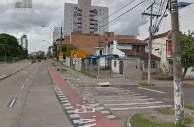 Terreno à venda no bairro azenha, perfeito para novos projetos e investimentos.