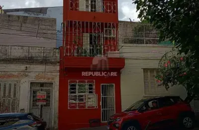 Sobrado à venda no centro histórico com 110m² e 2 dormitórios/quartos disponíveis