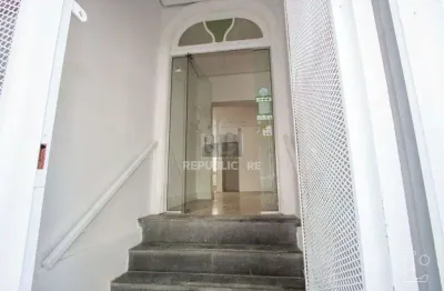 Edifício residencial à venda no menino deus com 157m² de área útil disponível