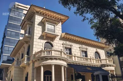 Venda de apartamento em moinhos de vento com 3 dormitórios e 131 m² de área útil