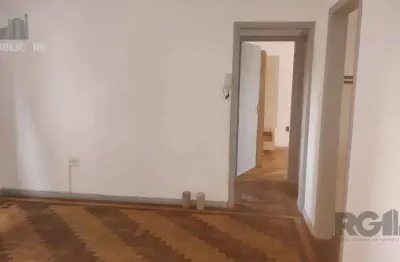 Apartamento à venda no bairro Cidade Baixa com 70 m² e 2 dormitórios/quartos disponíveis.