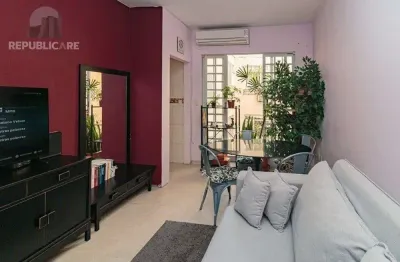 Apartamento à venda no bairro petrópolis com 1 dormitório e 46 m² úteis.